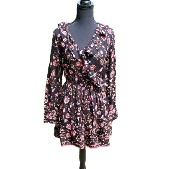 𝅺Floral black long sleeve ruffle dress American Rag - Picture 1 of 7